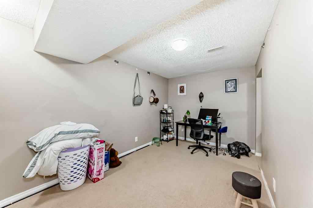 MLS® A2232580 - 62 Evansridge Crescent NW in Evanston Calgary, Residential