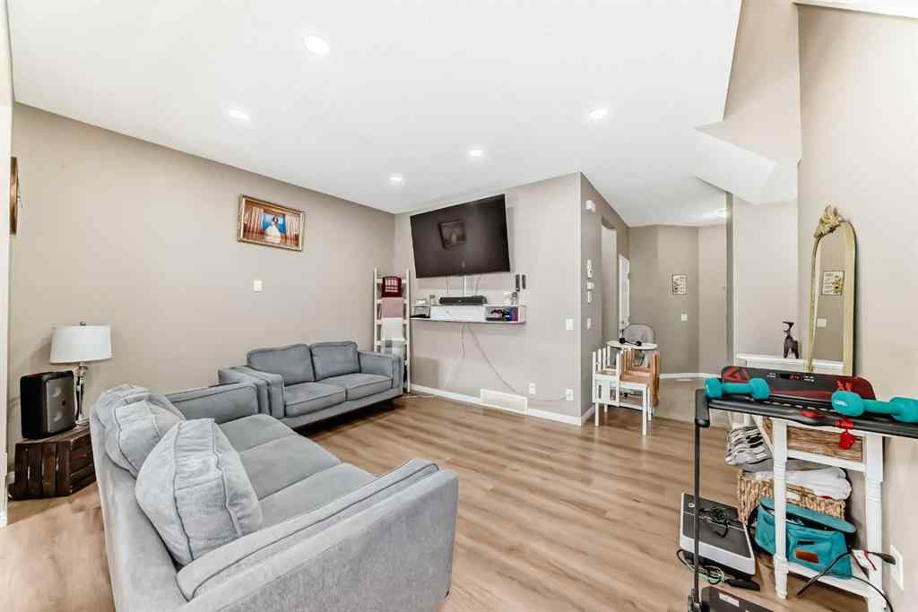 MLS® A2232580 - 62 Evansridge Crescent NW in Evanston Calgary, Residential