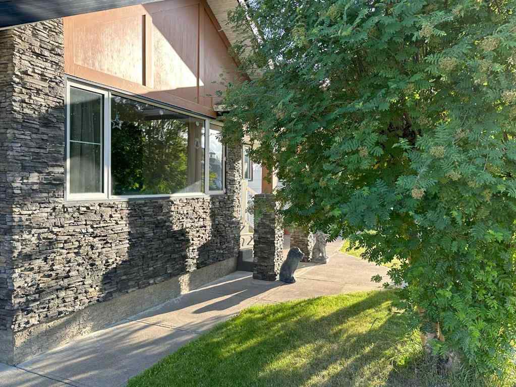 MLS® A2232610 - 2429 211 Street  in NONE Bellevue, Residential