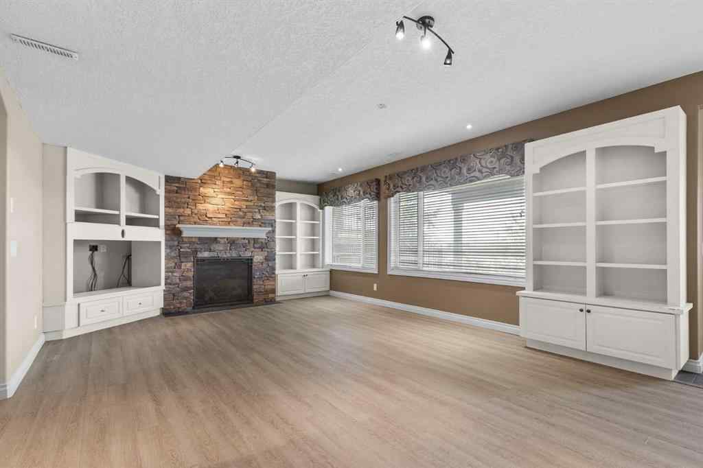 MLS® A2232675 - 86 Springborough Green SW in Springbank Hill Calgary, Residential