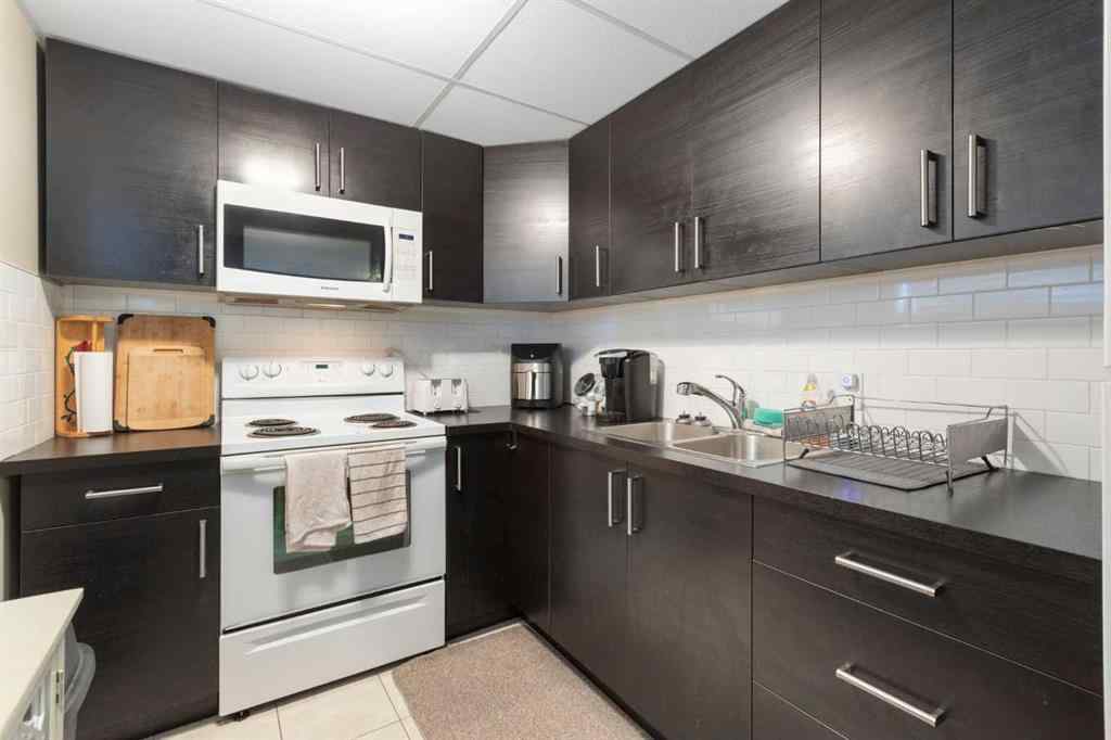 MLS® A2232679 - 224 Sandstone Place NW in Sandstone Valley Calgary, Residential