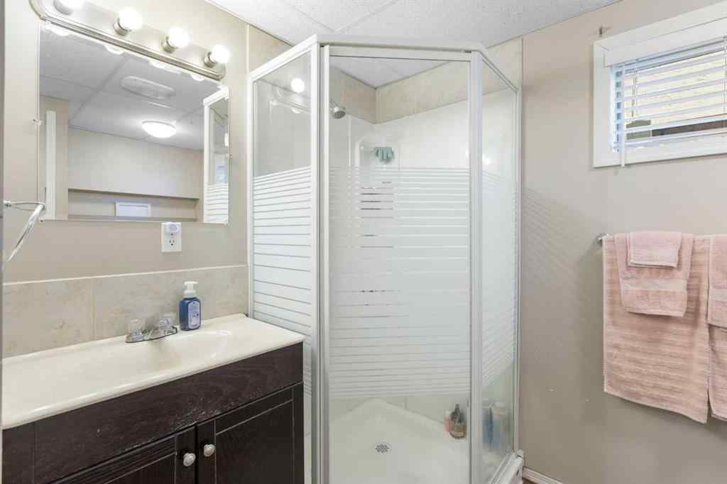 MLS® A2232679 - 224 Sandstone Place NW in Sandstone Valley Calgary, Residential