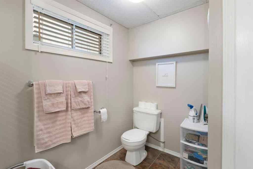 MLS® A2232679 - 224 Sandstone Place NW in Sandstone Valley Calgary, Residential