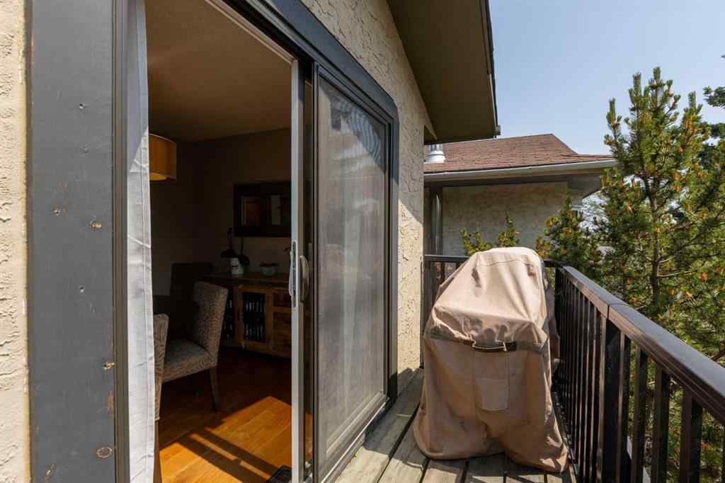 MLS® A2232679 - 224 Sandstone Place NW in Sandstone Valley Calgary, Residential