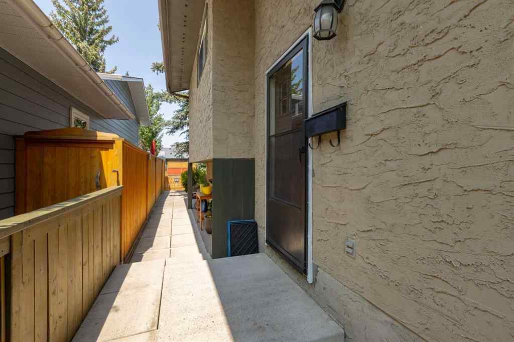 MLS® A2232679 - 224 Sandstone Place NW in Sandstone Valley Calgary, Residential