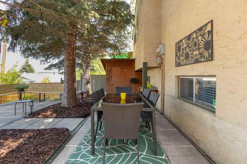 MLS® A2232679 - 224 Sandstone Place NW in Sandstone Valley Calgary, Residential
