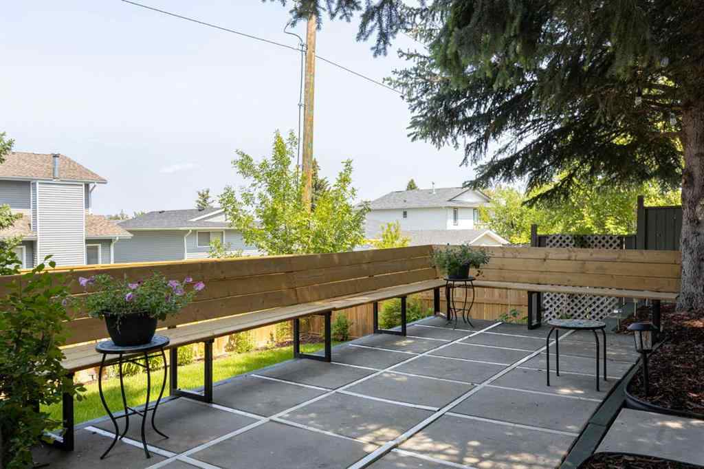 MLS® A2232679 - 224 Sandstone Place NW in Sandstone Valley Calgary, Residential