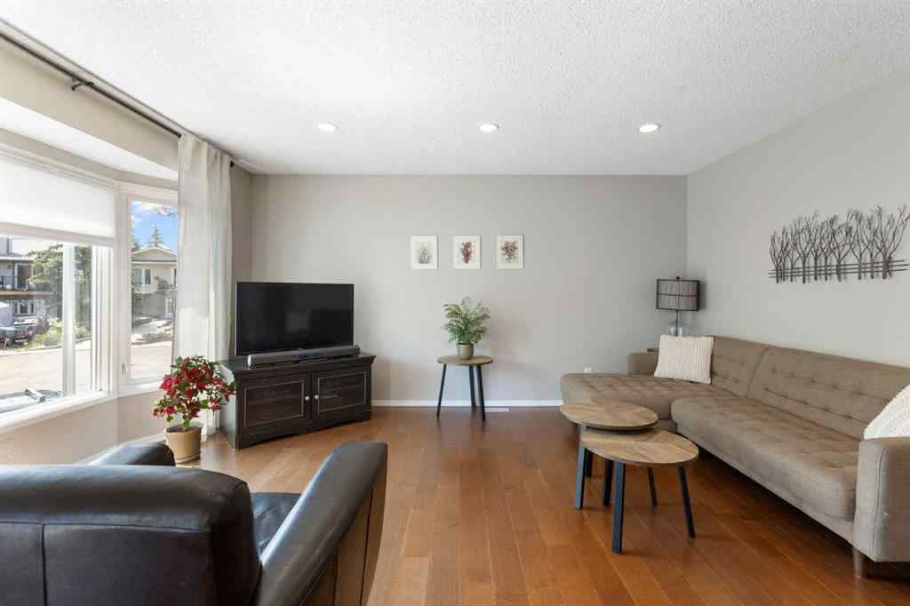 MLS® A2232679 - 224 Sandstone Place NW in Sandstone Valley Calgary, Residential