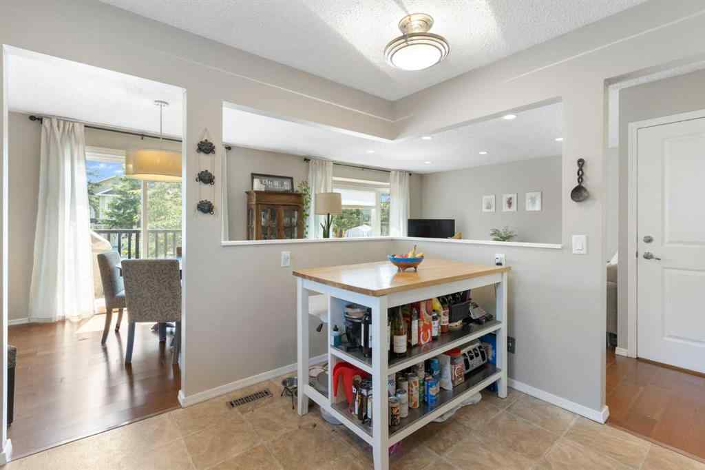 MLS® A2232679 - 224 Sandstone Place NW in Sandstone Valley Calgary, Residential