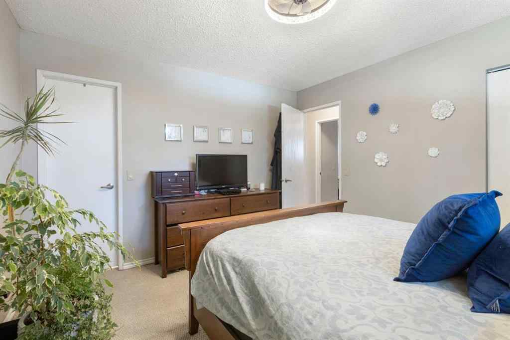 MLS® A2232679 - 224 Sandstone Place NW in Sandstone Valley Calgary, Residential