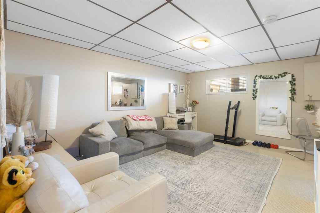 MLS® A2232679 - 224 Sandstone Place NW in Sandstone Valley Calgary, Residential