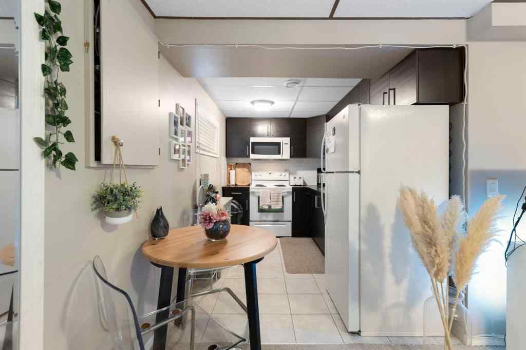 MLS® A2232679 - 224 Sandstone Place NW in Sandstone Valley Calgary, Residential