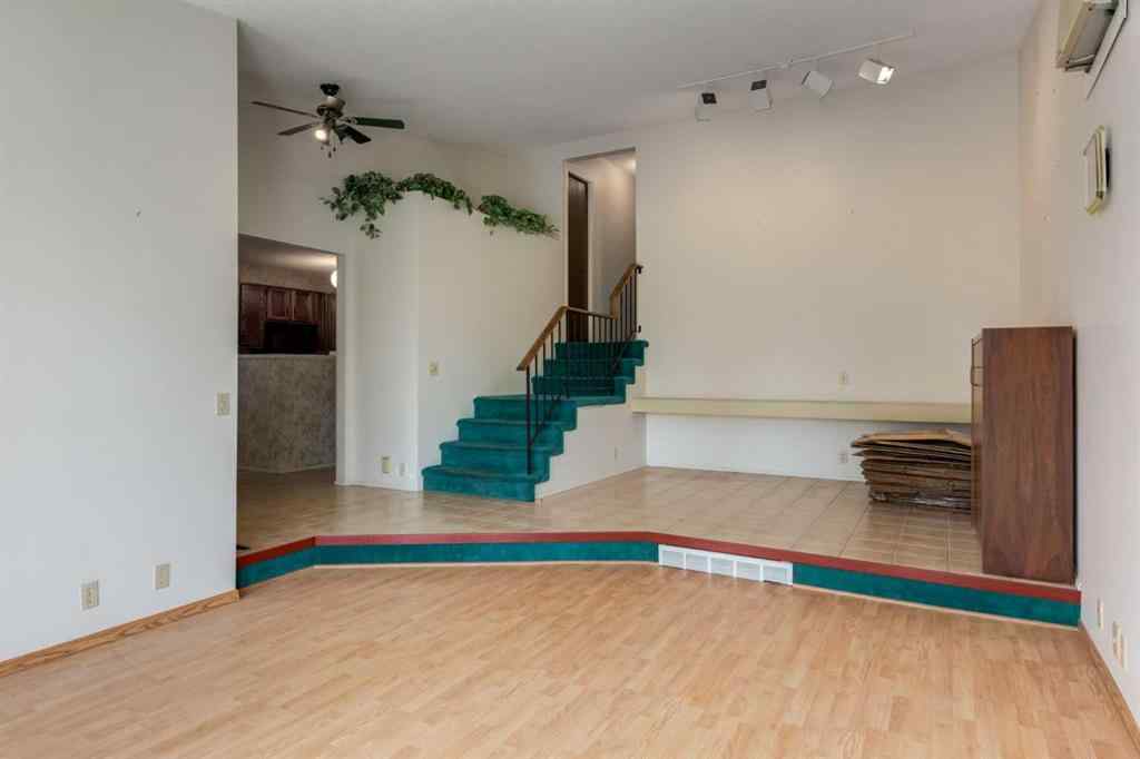 MLS® A2232708 - 300 Edgehill Drive NW in Edgemont Calgary, Residential