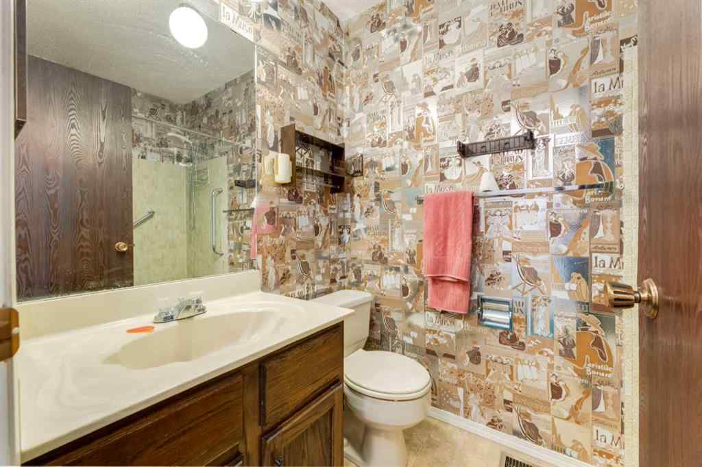 MLS® A2232708 - 300 Edgehill Drive NW in Edgemont Calgary, Residential