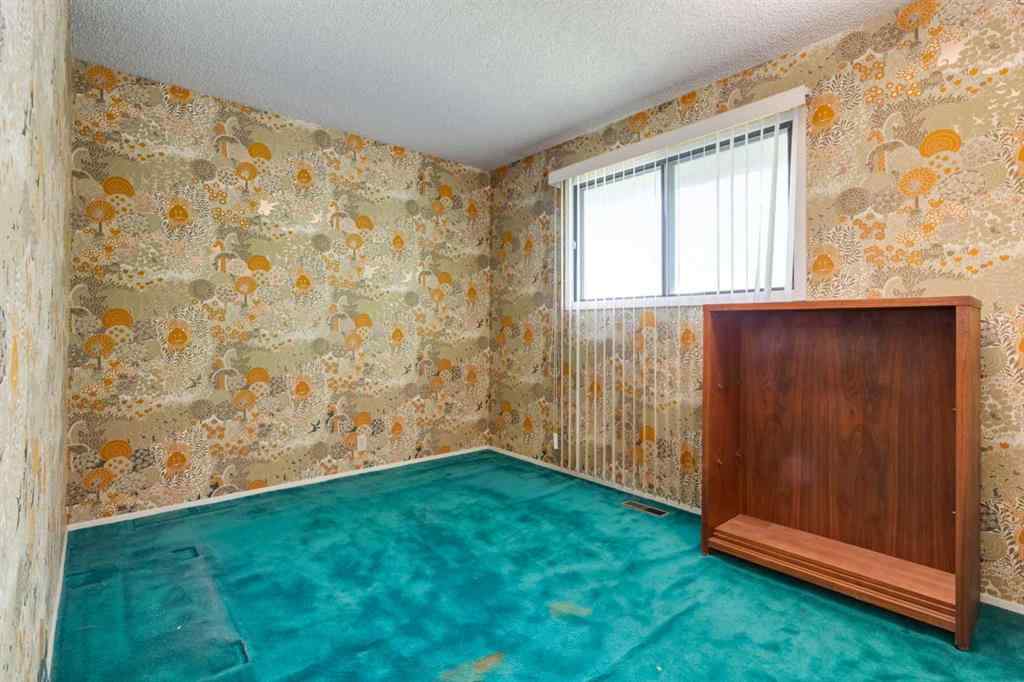 MLS® A2232708 - 300 Edgehill Drive NW in Edgemont Calgary, Residential
