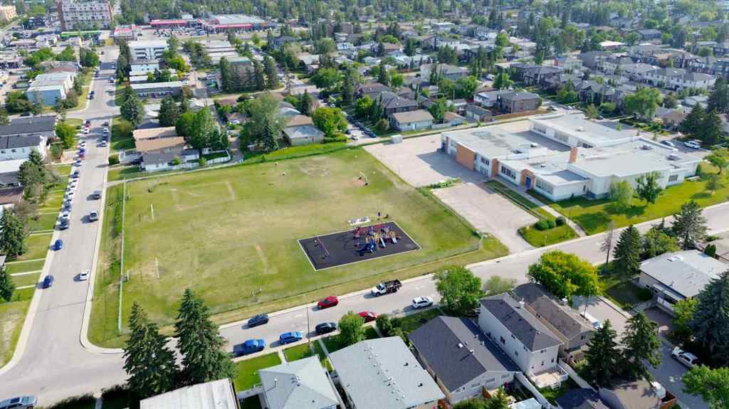 MLS® A2232714 - Unit #109 15 Rosscarrock Gate SW in Rosscarrock Calgary, Residential
