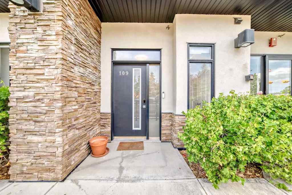 MLS® A2232714 - Unit #109 15 Rosscarrock Gate SW in Rosscarrock Calgary, Residential