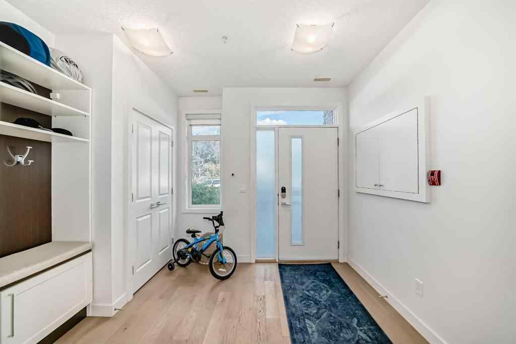 MLS® A2232714 - Unit #109 15 Rosscarrock Gate SW in Rosscarrock Calgary, Residential