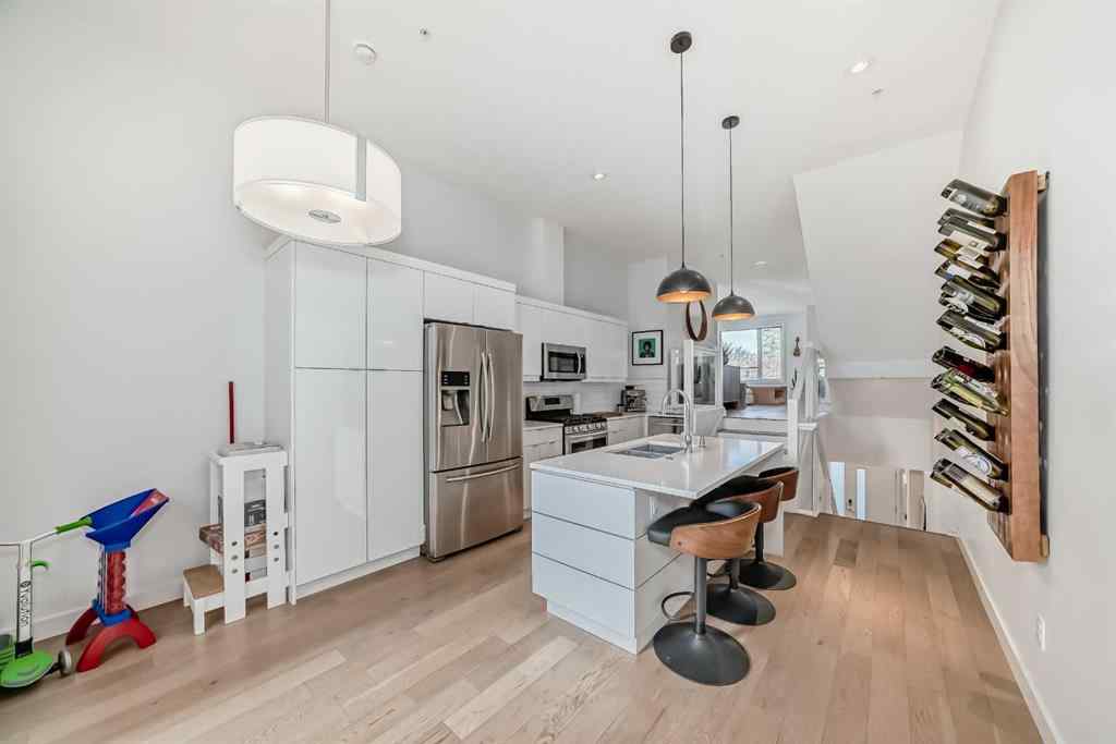 MLS® A2232714 - Unit #109 15 Rosscarrock Gate SW in Rosscarrock Calgary, Residential