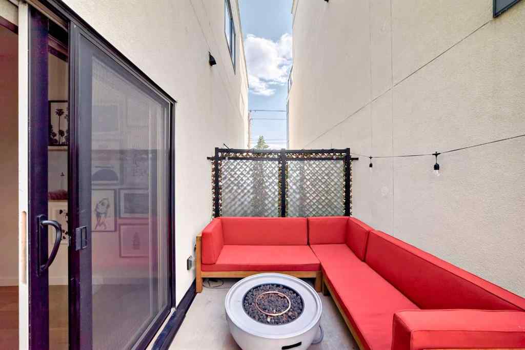MLS® A2232714 - Unit #109 15 Rosscarrock Gate SW in Rosscarrock Calgary, Residential
