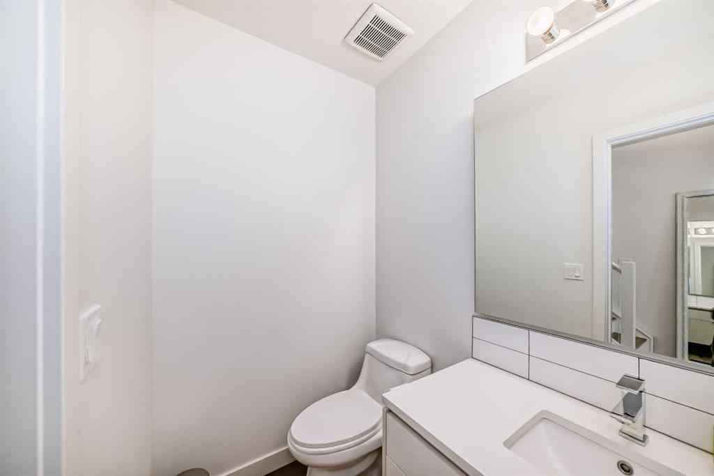 MLS® A2232714 - Unit #109 15 Rosscarrock Gate SW in Rosscarrock Calgary, Residential