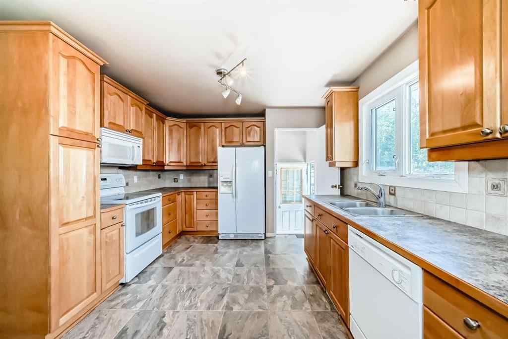MLS® A2232755 - 418 Ellis Crescent  in Central High River High River, Residential