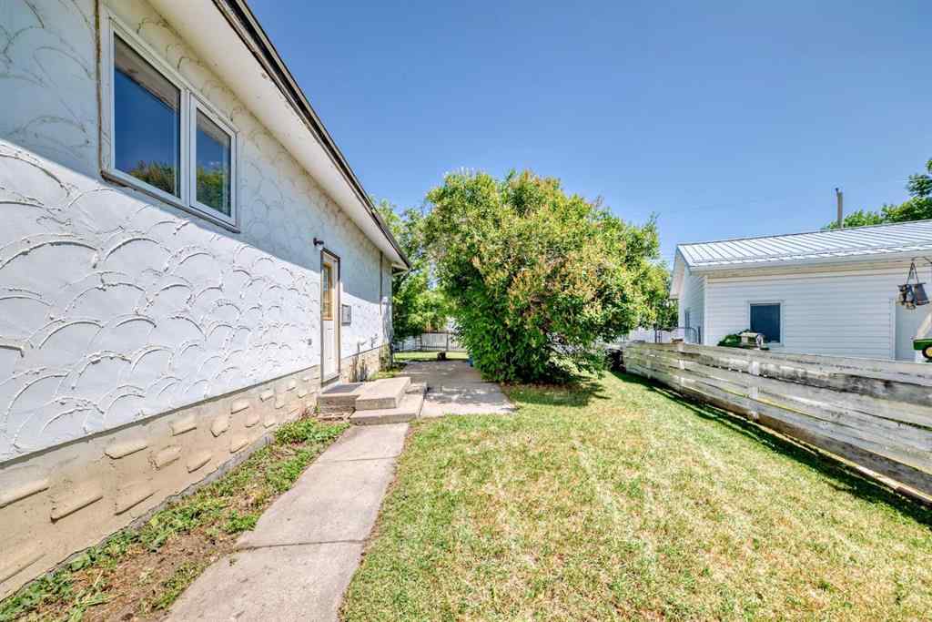 MLS® A2232755 - 418 Ellis Crescent  in Central High River High River, Residential