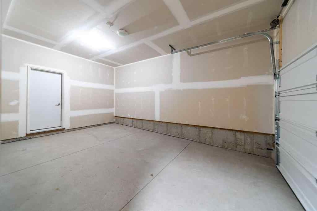 MLS® A2232784 - 707 Sovereign Common SW in Shaganappi Calgary, Residential