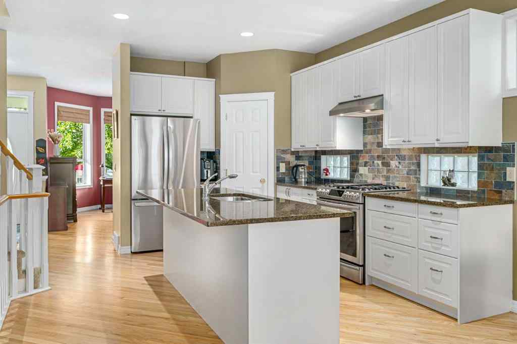 MLS® A2232793 - 721 52 Avenue SW in Windsor Park Calgary, Residential