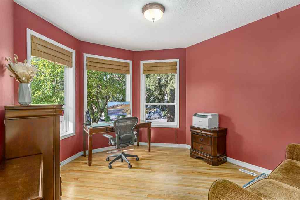 MLS® A2232793 - 721 52 Avenue SW in Windsor Park Calgary, Residential