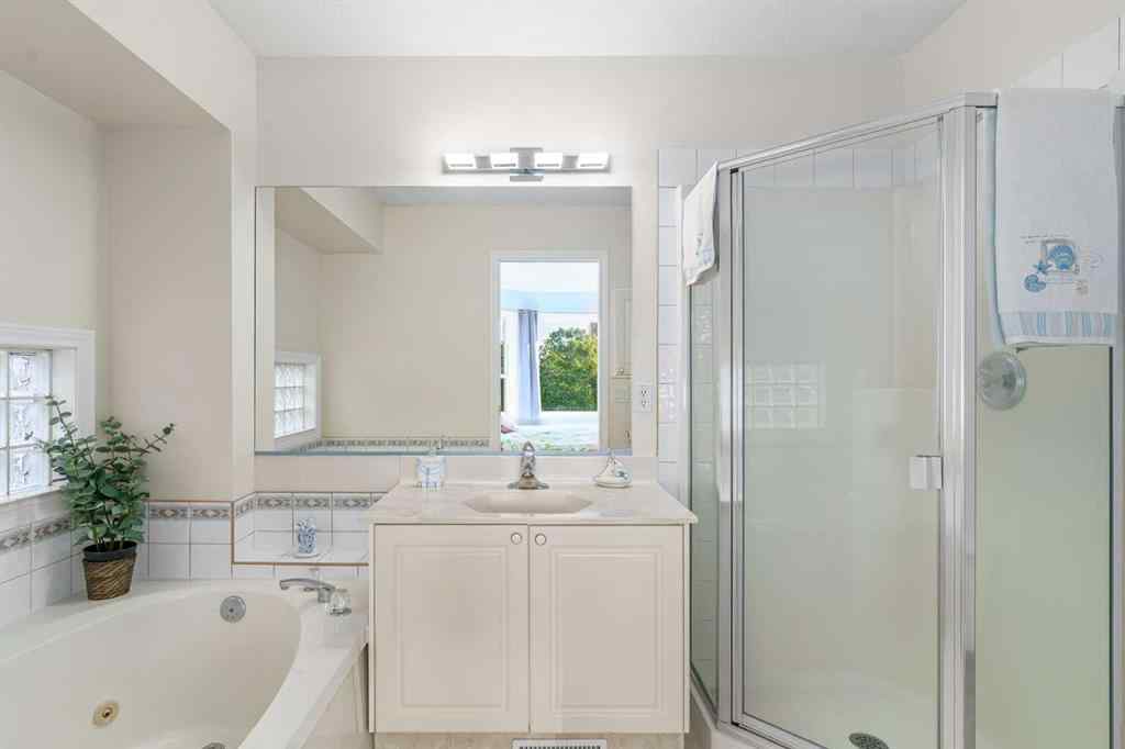 MLS® A2232793 - 721 52 Avenue SW in Windsor Park Calgary, Residential