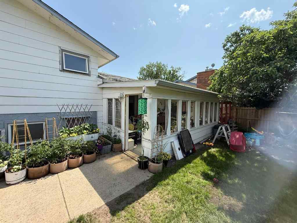 MLS® A2232805 - 3 St.Mary's Crescent  in West End Brooks, Residential