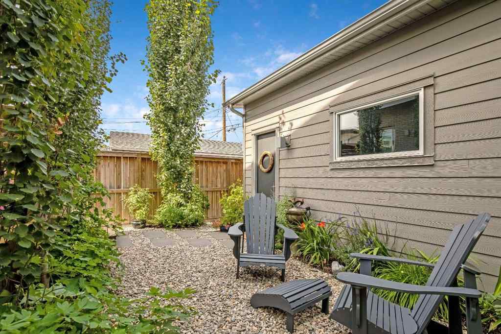 MLS® A2232812 - 2136 53 Avenue SW in North Glenmore Park Calgary, Residential
