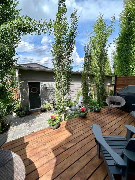 MLS® A2232812 - 2136 53 Avenue SW in North Glenmore Park Calgary, Residential