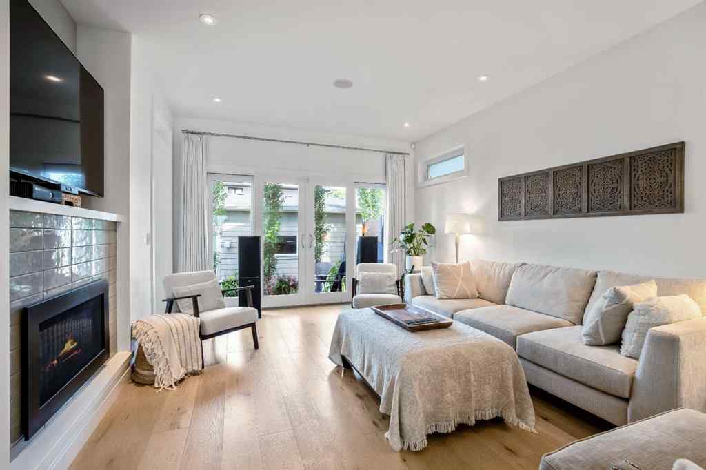 MLS® A2232812 - 2136 53 Avenue SW in North Glenmore Park Calgary, Residential