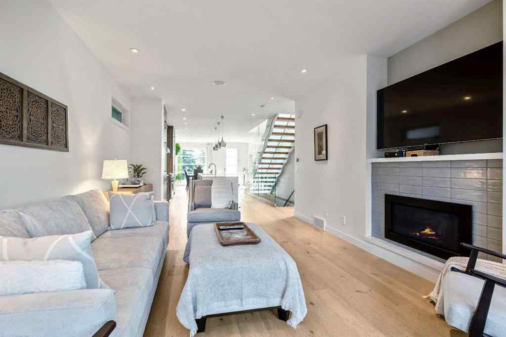 MLS® A2232812 - 2136 53 Avenue SW in North Glenmore Park Calgary, Residential