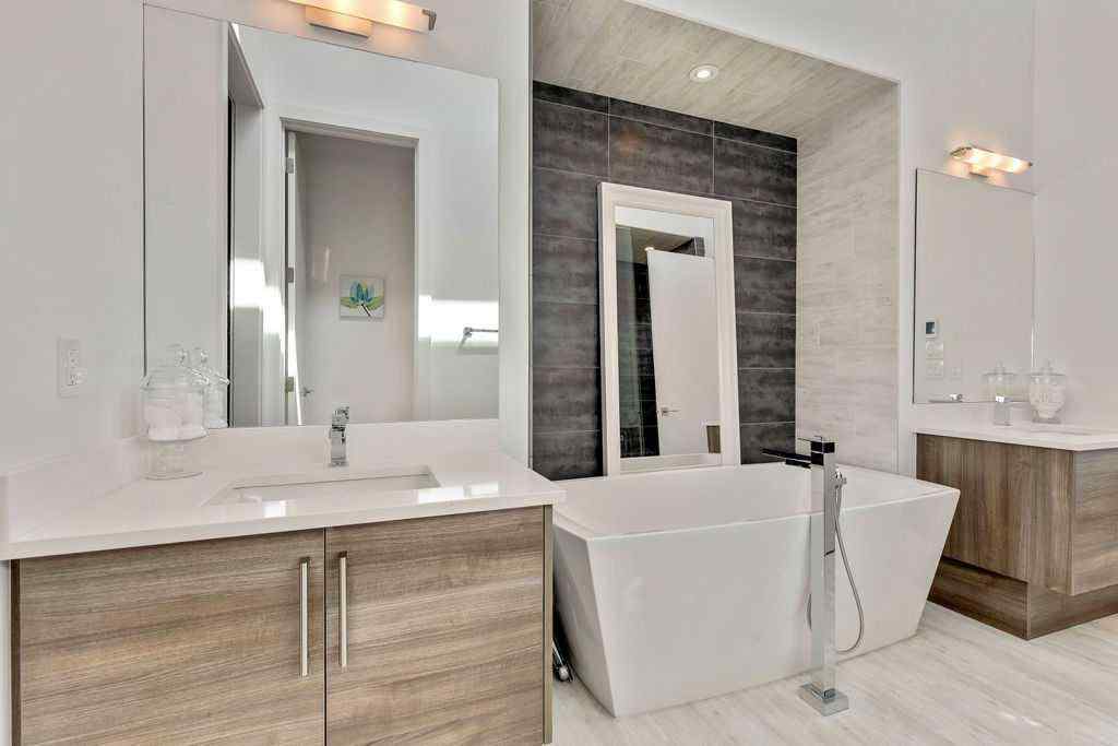 MLS® A2232812 - 2136 53 Avenue SW in North Glenmore Park Calgary, Residential