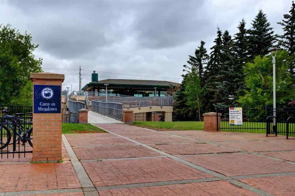 MLS® A2232874 - 628 Cantrell Drive SW in Canyon Meadows Calgary, Residential