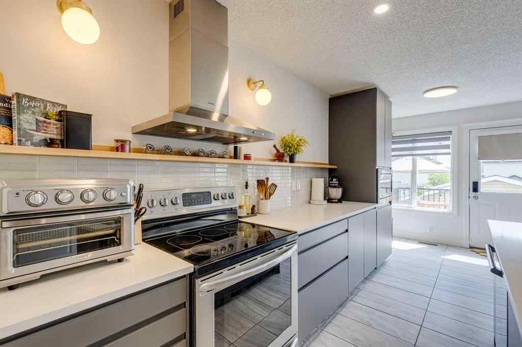 MLS® A2232898 - 202 Evansmeade Close NW in Evanston Calgary, Residential