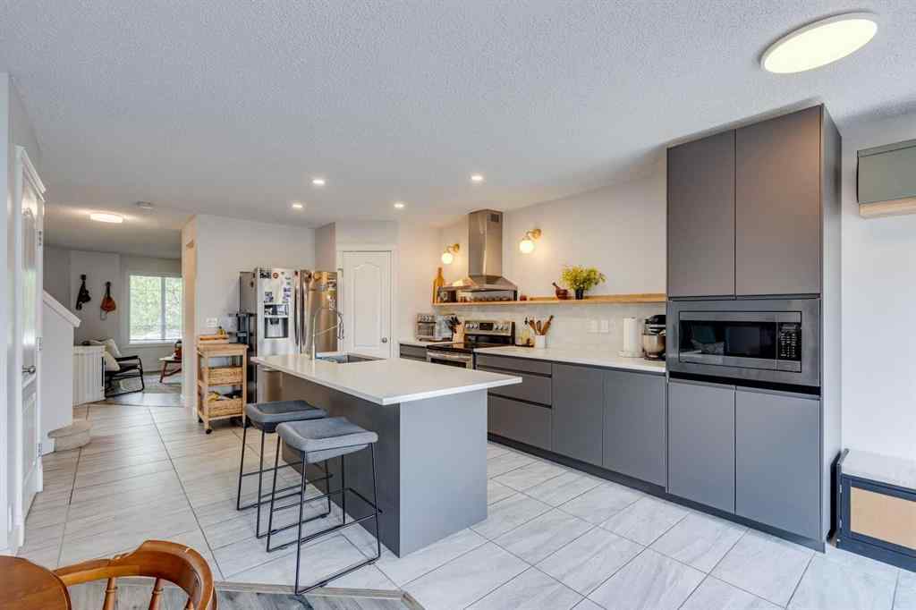 MLS® A2232898 - 202 Evansmeade Close NW in Evanston Calgary, Residential