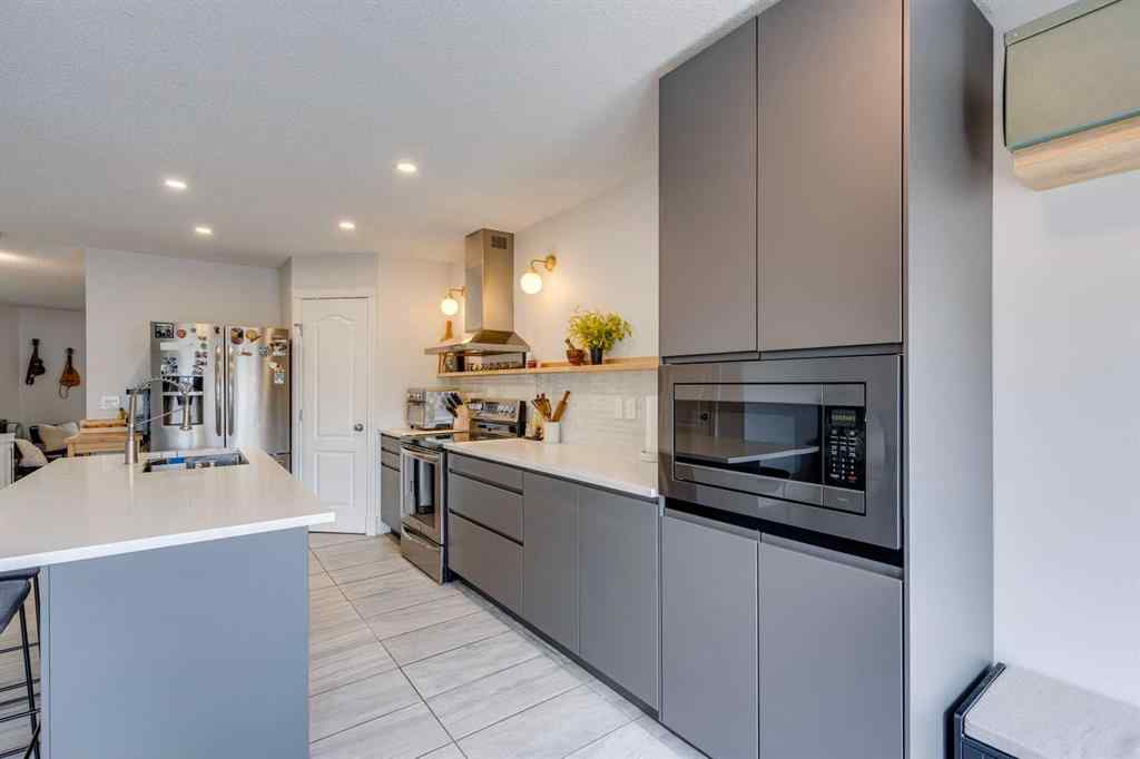 MLS® A2232898 - 202 Evansmeade Close NW in Evanston Calgary, Residential