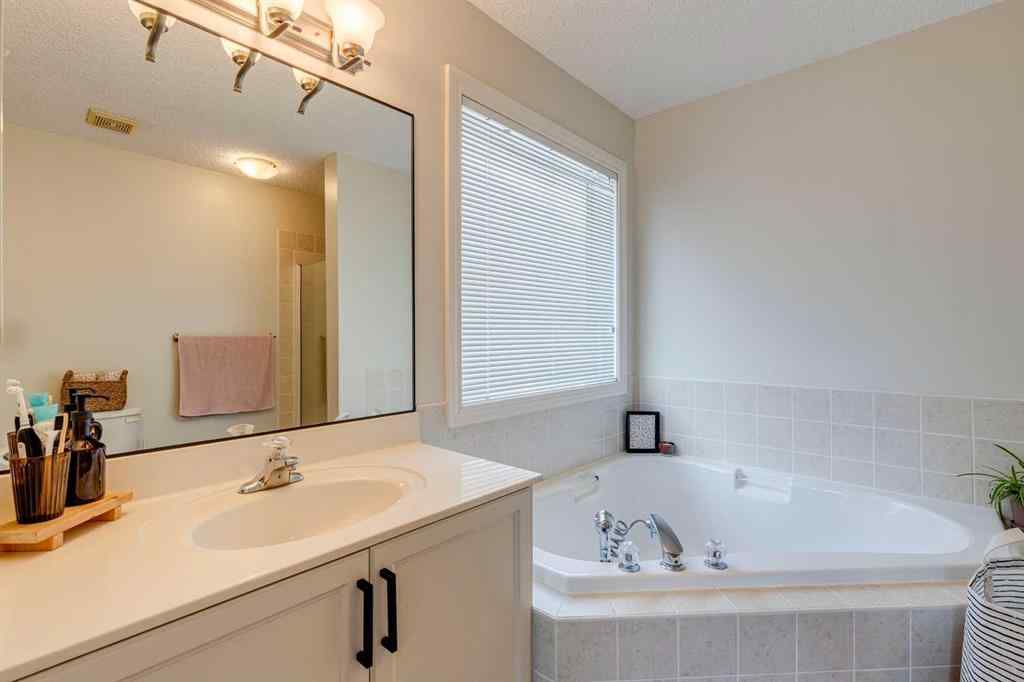 MLS® A2232898 - 202 Evansmeade Close NW in Evanston Calgary, Residential
