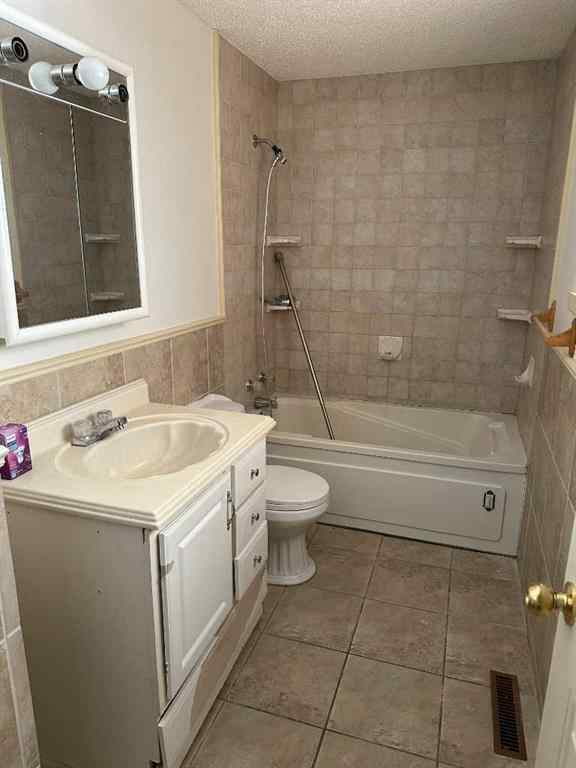MLS® A2232916 - 6408 64 Street  in NONE Taber, Commercial