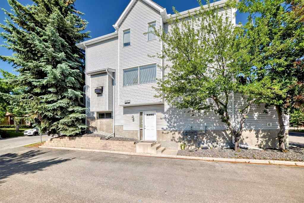 MLS® A2232962 - 12 Stradwick Rise SW in Strathcona Park Calgary, Residential