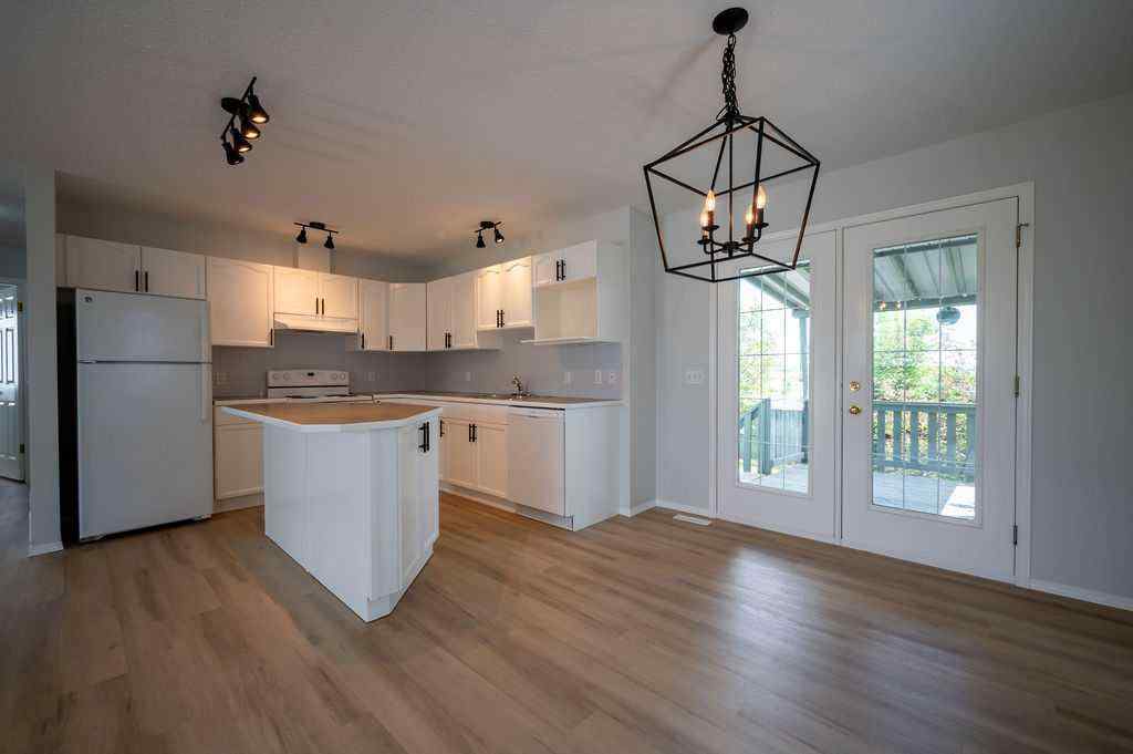 MLS® A2232993 - 269 Strathford Crescent  in Strathaven Strathmore, Residential