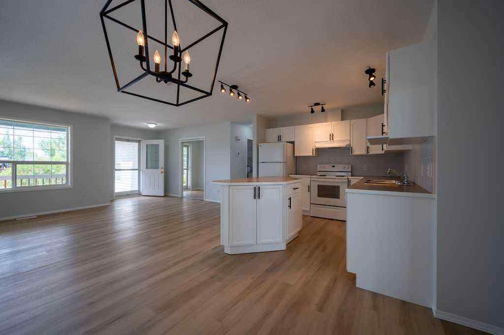 MLS® A2232993 - 269 Strathford Crescent  in Strathaven Strathmore, Residential