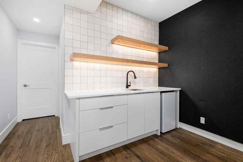 MLS® A2233001 - 2126A 52 Avenue SW in North Glenmore Park Calgary, Residential