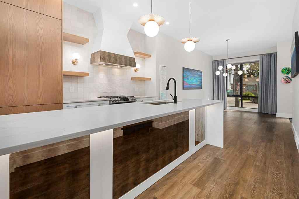 MLS® A2233001 - 2126A 52 Avenue SW in North Glenmore Park Calgary, Residential