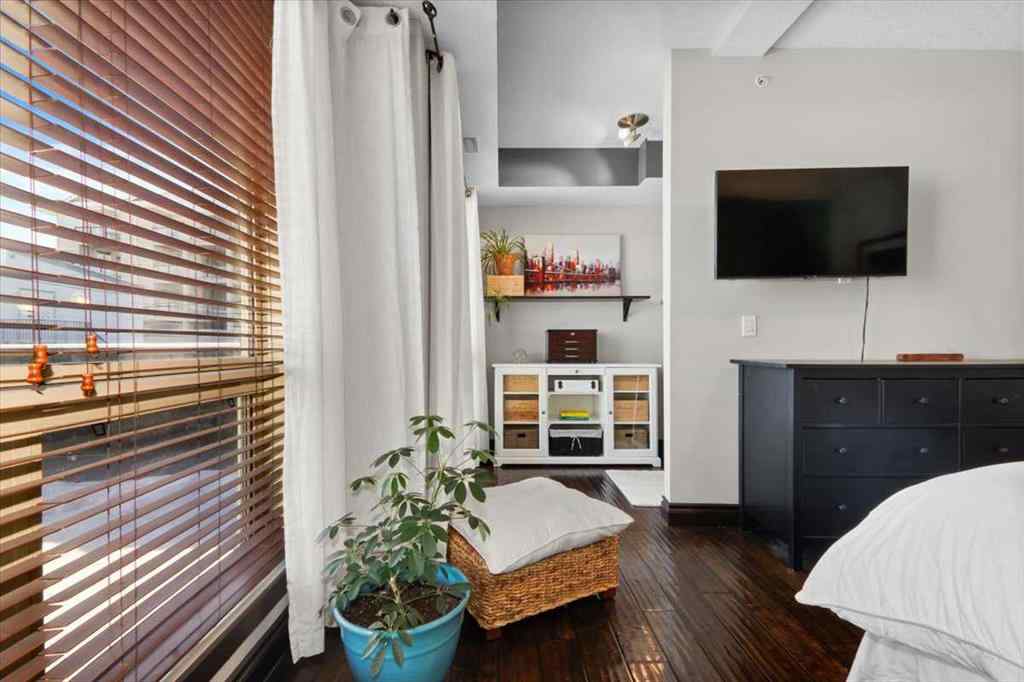 MLS® A2233012 - Unit #203 118 34 Street NW in Parkdale Calgary, Residential