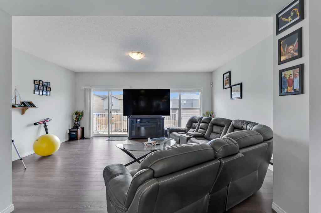 MLS® A2233018 - 569 savanna Boulevard NE in Saddle Ridge Calgary, Residential